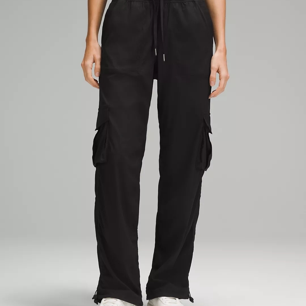 Dance Studio Relaxed-Fit Mid-Rise Cargo Pant